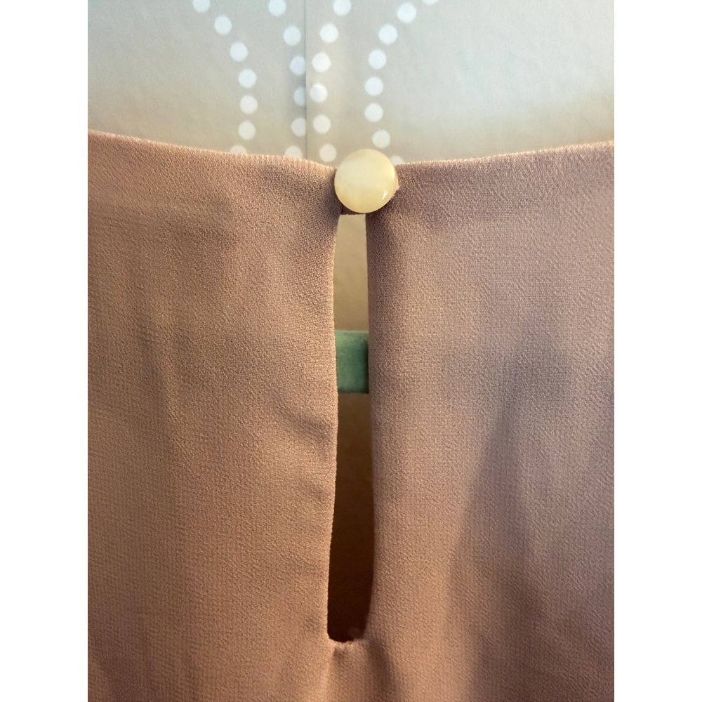 Zenana V-Neck Sleeveless Pleated Flowy Blouse Tan XL - Picture 7 of 9